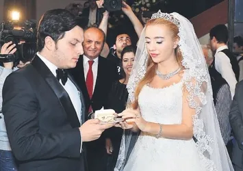 Ağaoğlu, kızını 40 Milyon TL'ye evlendirdi