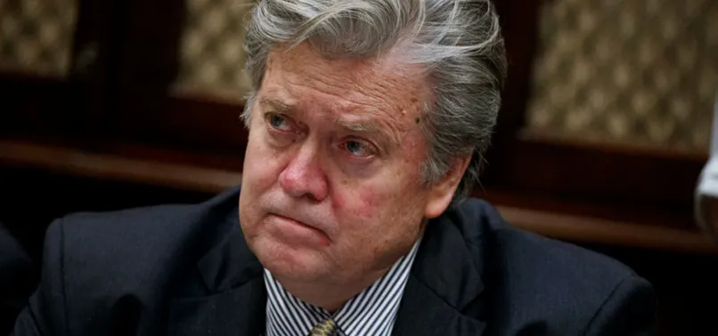 Donald Trump, Steve Bannon'u görevden aldı