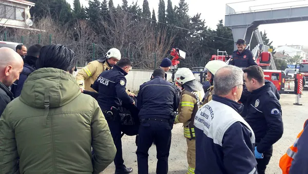 İstanbul'da korkunç olay! Köprüye asılı halde bulundu - 1