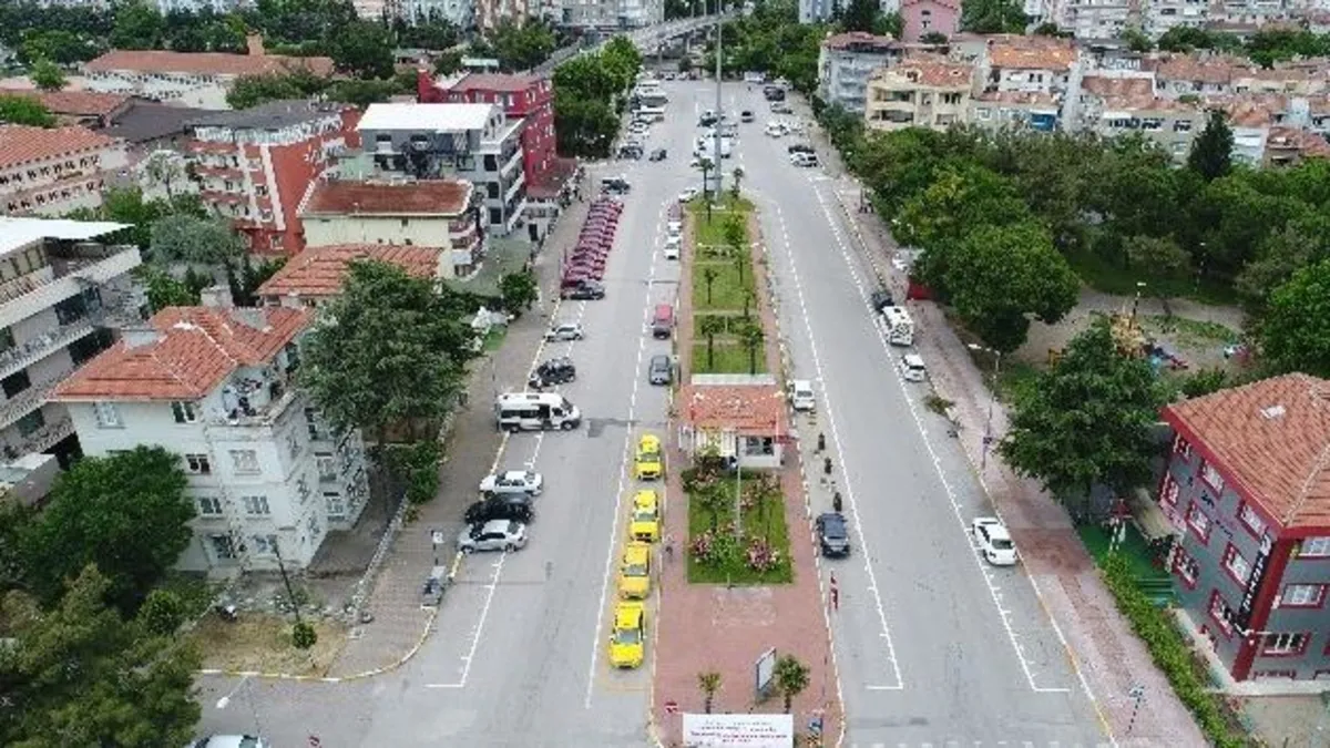 Balıkesir'de temizlik görevlisinin parkta bulduğu para sahibine ulaştırıldı