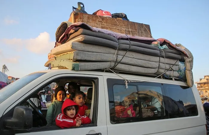 soykirim-ordusu-tampon-bolgeye-cekildi-gazzeliler-kuzeye-gecmeye-basladi-1737957612989.jpg Foto: Reuters