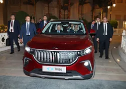 Kahire'ye Togg damgası! Başkan Erdoğan Sisi'ye yerli elektrikli otomobili hediye etti