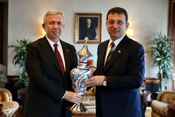 CHP yandaşı Can Ataklı’dan İmamoğlu ve Yavaş’a salvolar: Çek karşılığı aday gösterildiler