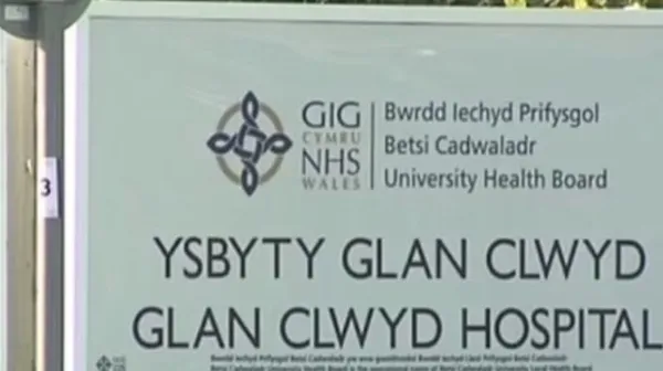 ingilterede-saglik-krizi-cig-gibi-buyuyor-kanser-hastasi-7-saat-yol-ortasinda-yatarak-ambulans-bekledi-goruntu-1670413622344.jpg İngiltere’de sağlık krizi çığ gibi büyüyor! Kanser hastası 7 saat yol ortasında yatarak ambulans bekledi! Görüntüler ülkeyi karıştırdı - 2