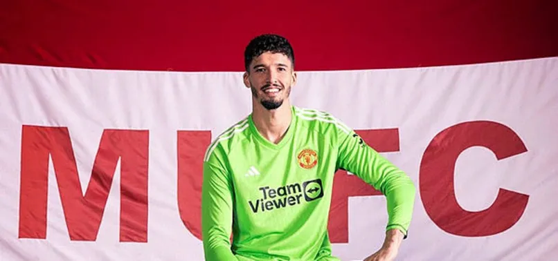 Manchester United'da kale Altay Bayındır'ı çağırıyor