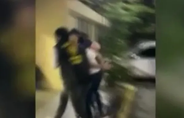 1665725062156.jpg Eve giren hırsız yakalananınca boğazını kesti! Hayati tehlikeyi atlatan öğretmen yaşadığı kabusu anlattı - 3