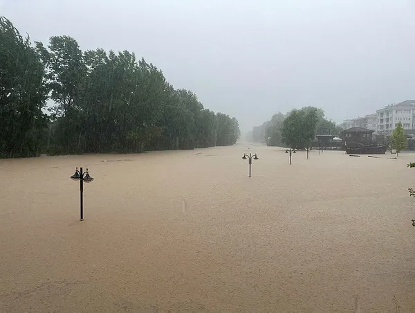 Sel bölgesinde son durum! Devlet tüm imkanlarıyla seferber oldu | Doğu Karadeniz’e flaş uyarı! Bakan Ali Yerlikaya duyurdu