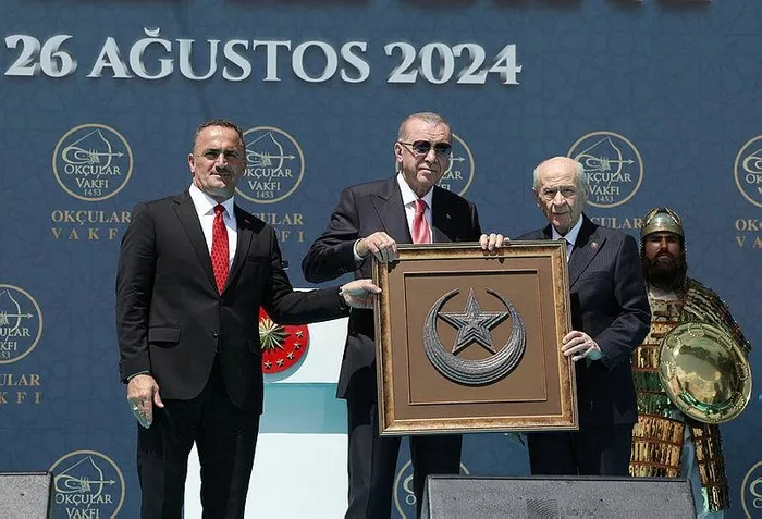 Malazgirt Zaferi’nin 953. yılı | Başkan Erdoğan Muş’ta flaş açıklamalar: Asırlar değişir ama ruh değişmez