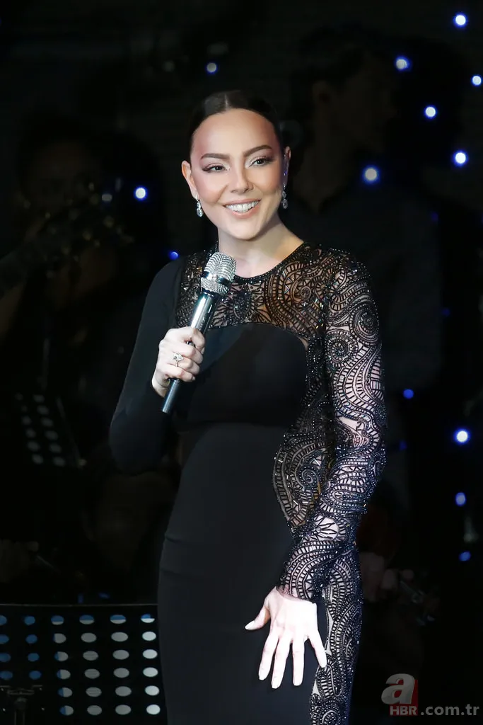 Ebru Gündeş'i dostları yalnız bırakmadı 2