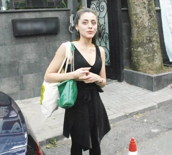 Sıla Türkoğlu ile Halit Özgür Sarı’nın panik anları! Yeni aşk bombası mı?