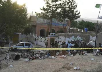 Pakistan'da bombalı saldırı: 25 ölü, 40 yaralı