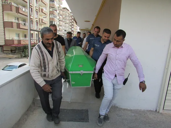 gaziantepte-kan-donduran-olay-esini-oldurdu-teslim-oldu-1664001295361.jpg Gaziantep’te kan donduran olay! Eşini öldürdü teslim oldu - 2