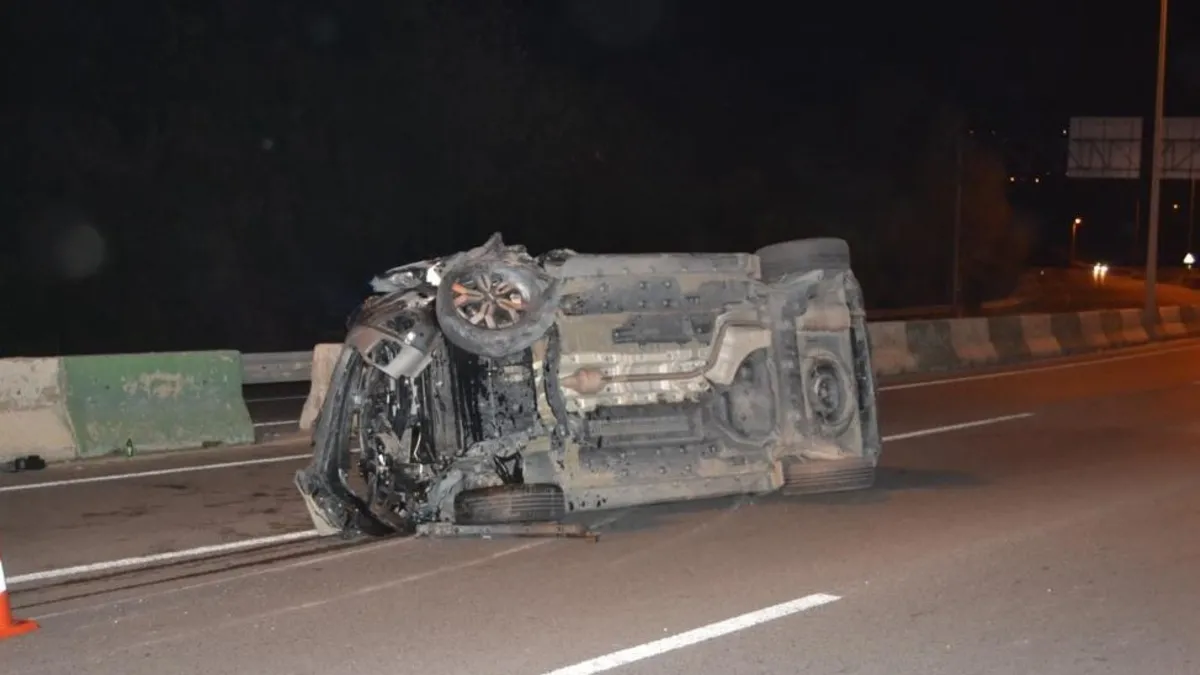 Bursa'da iki otomobil çarpıştı! Takla atan araçta 2 kişi yaralandı