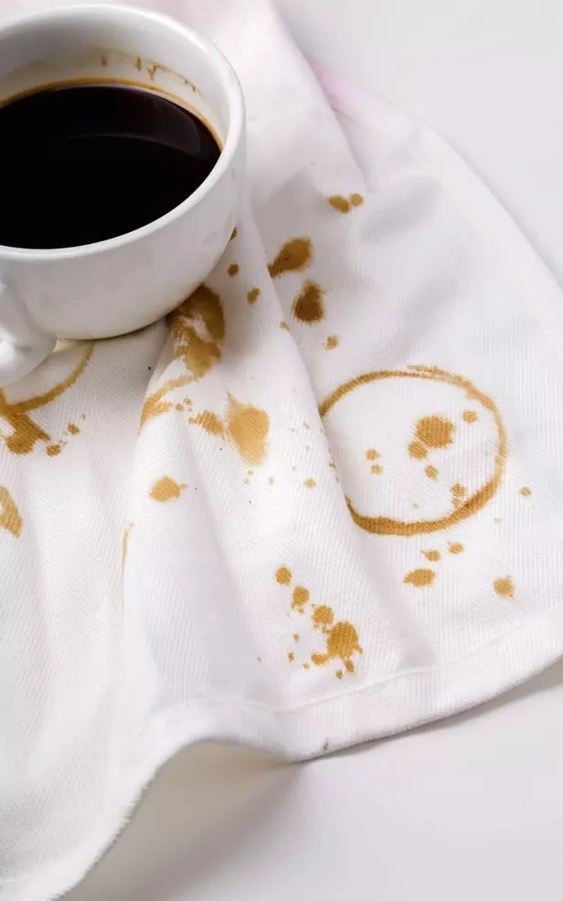 cok-kolay-bir-yolu-varmis-kahve-lekesinde-saniyeler-icinde-kurtulun-iste-leke-cikarmanin-en-pratik-yolu-1699797114603.jpg Çok kolay bir yolu varmış: Kahve lekesinde saniyeler içinde kurtulun! İşte leke çıkarmanın en pratik yolu…