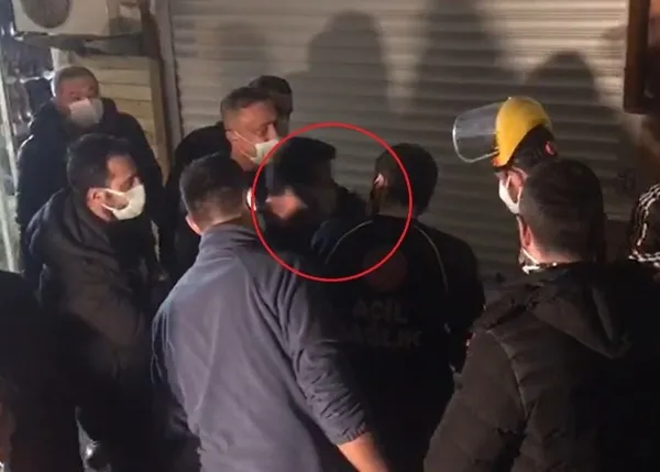 Sağlık çalışanına kafa attı! Şoke eden kareler - 3