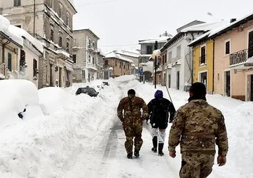İtalya'da çığ faciası: 30 ölü