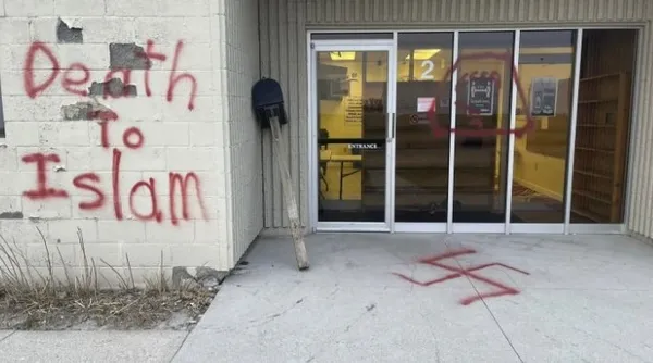 ABD’de faşistler camiye saldırdı!