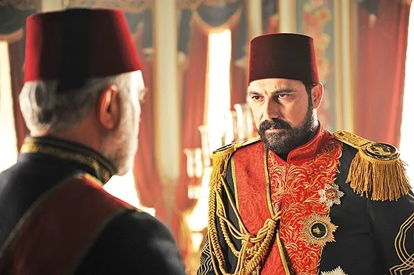 Payitaht Abdülhamid dizisinin başrol oyuncusu Bülent İnal memleketiyle şaşkına çevirdi