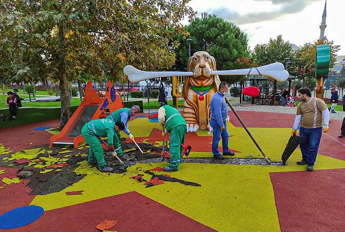 İstanbul Küçükçekmece’deki çocuk parkında PKK sembolleri! Başsavcılık soruşturma başlattı