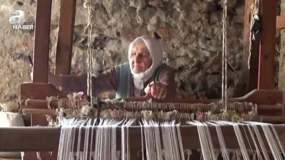 Fatma Nine ömrünü dokumacılığa adadı