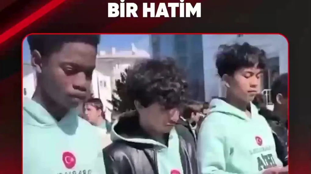 302 ÖĞRENCİ BİR DAKİKADA BİR HATİM YAPTI