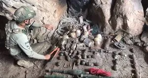 Mehmetçik Irak’ta bir PKK mağarasına daha girdi