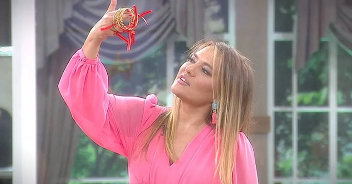 gelinim mutfakta demet akalin neden ayrildi gelinim mutfakta sunucusu kim oldu gelinim mutfakta demet akalin neden ayrildi gelinim mutfakta sunucusu kim oldu