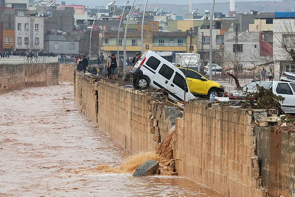 Son dakika: Şanlıurfa’da okullar 1 gün daha tatil - 1