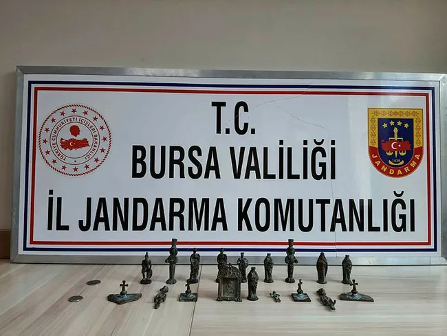 Jandarma ekipleri 120 bin dolar değerinde tarihi eser ele geçirdi
