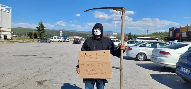 Düzce'de sürücülere maskeli tırpanlı uyarı
