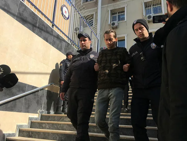 Abdest alan amcasını öldürerek parçalara ayırdı! Cani yeğenin cezası belli oldu