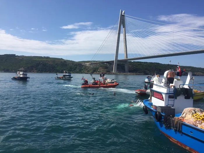 İstanbul Boğazı'nda gemi ile tekne çarpıştı: 2 kişi hayatını kaybetti - 4