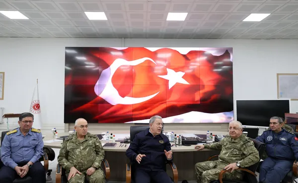 milli-savunma-bakani-hulusi-akar-acikladi-61-terorist-olduruldu-1651483717452.jpg Milli Savunma Bakanı Hulusi Akar açıkladı! 61 terörist öldürüldü - 3