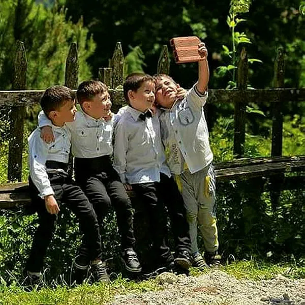 Ordu'da öğrencilerin tuğla ile selfiesi - 1