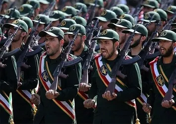 Kılıçlar çekildi: 'Denize dökeriz' mesajı
