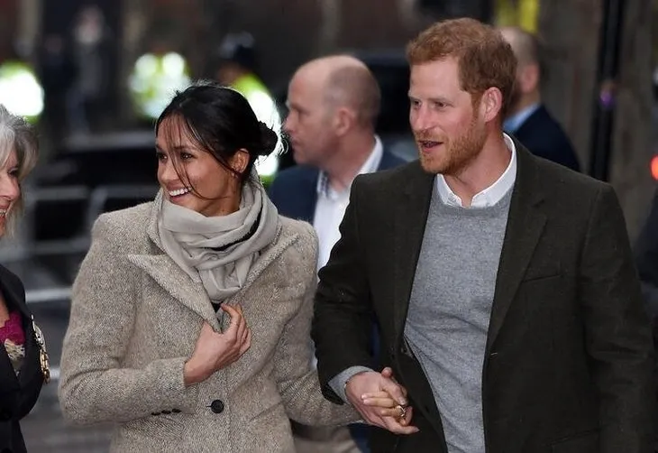 Kraliyetten ayrılan Prens Harry ve Meghan Markle’dan 1 milyon sterlinlik anlaşma