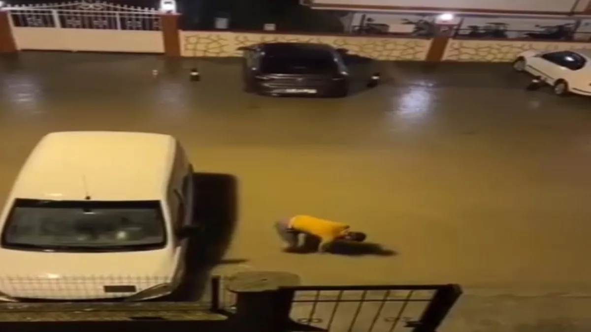 Hatay'da sağanak yağış hayatı felç etti! Yollar göle döndü