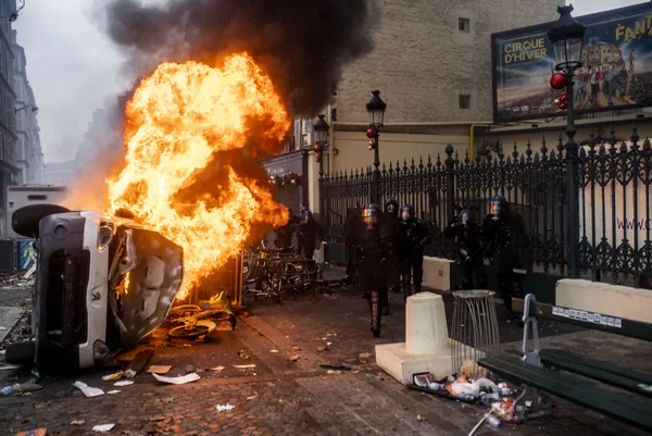Paris’i yangın yerine çeviren PKK yandaşları Londra’yı da karıştırdı! Hedefte Türkiye var