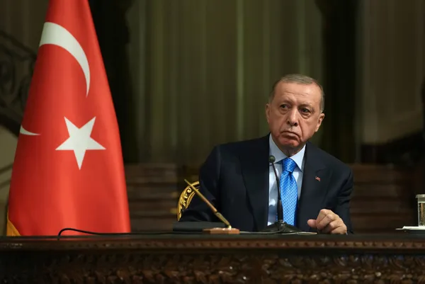 Dünyanın gözü Tahran’daki üçlü zirvede! Savaş sonrası ilk | Başkan Erdoğan İran Cumhurbaşkanı Reisi ile görüştü