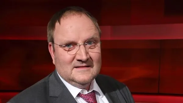 LGBT sapkınlığına tepki her yerde yankılanıyor! Alman Bild gazetesinde peş peşe istifalar