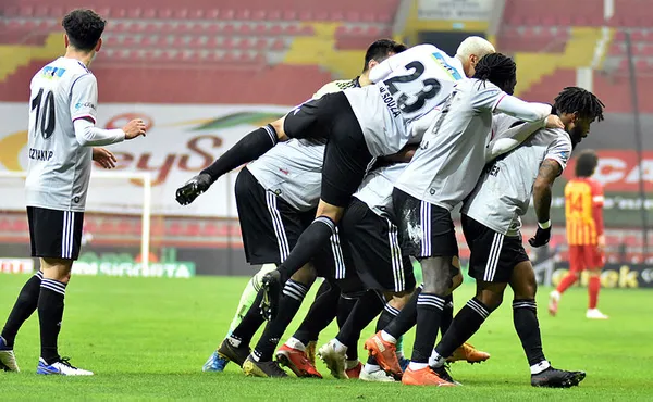 Zirvenin yeni sahibi Beşiktaş! Kartal Kayseri deplasmanında güldü