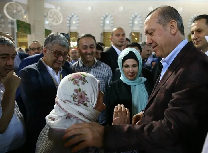Cumhurbaşkanı Erdoğan’a Medine’de sevgi seli