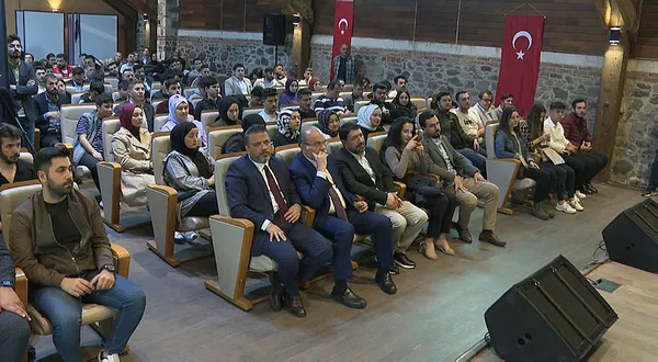 1684780010143.jpg Milli Savunma Bakanı Hulusi Akar şehit ailelerini ve gazilerle buluştu! "Parti değil, zihniyet meselesi" - 2