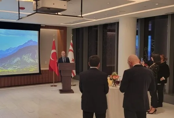 kktcnin-39-kurulus-yil-donumu-new-yorkta-turkevinde-kutlandi-1669097050514.jpg KKTC'nin 39. kuruluş yıl dönümü New York'ta Türkevi'nde kutlandı - 1