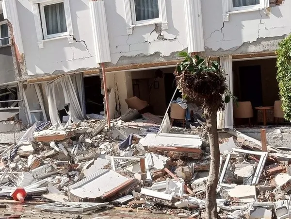 Danıştay kentsel dönüşümü durduran kararı 5 mahalleyi enkaz altında bıraktı! Yüzlerce insan burada can verdi - 4