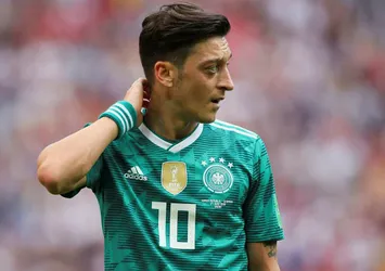 Almanya'da Mesut Özil paniği!