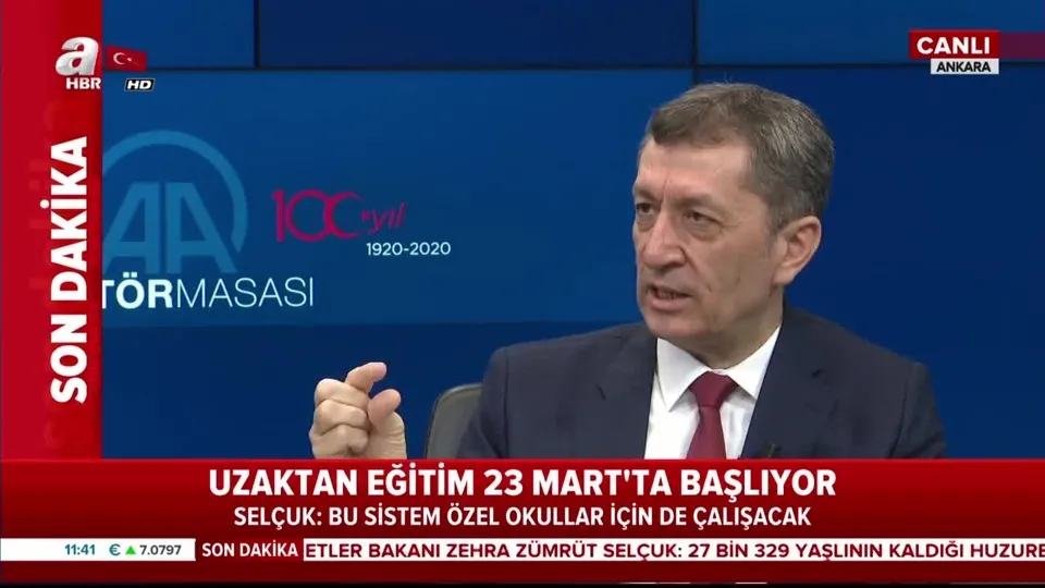 Uzaktan Eğitim Sistemi nasıl işleyecek? EBA’ya giriş nasıl yapılacak? Bakan Selçuk canlı yayında anlattı |Video