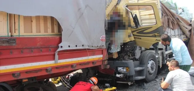Bolu’da kamyon ile TIR çarpıştı! 1 ölü, 1 yaralı