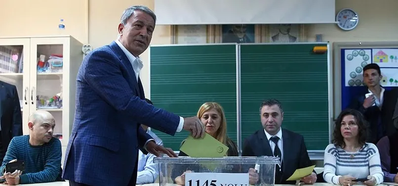 Genelkurmay Başkanı Orgeneral Akar oyunu kullandı