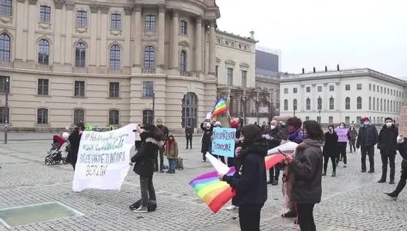 Almanya PKK'dan sonra LGBT'nin mitingini de sadece seyretti - 2